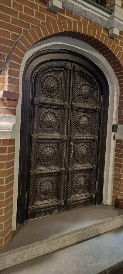 Историческая дверь образец